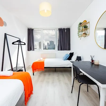 Business 2 Beds London Apartment - Poplar - 2 Minutes From Station
